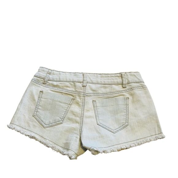 10/$25🦋 Hot Kiss Ultra Light Wash Rhinestone CiCi Denim Cutoff Shorts - Size 1 - Picture 5 of 13